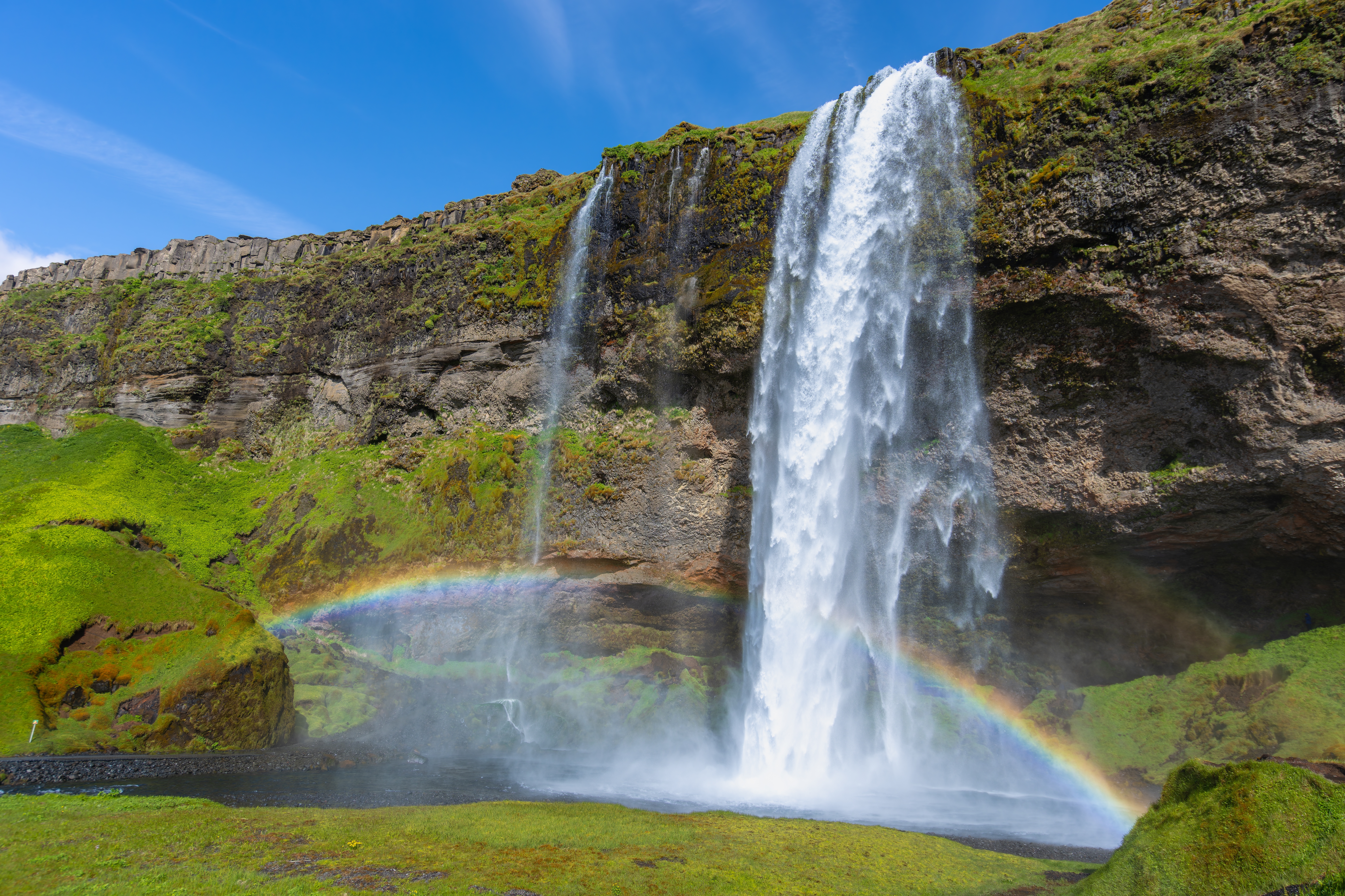 Seljalandsfoss med regnbue