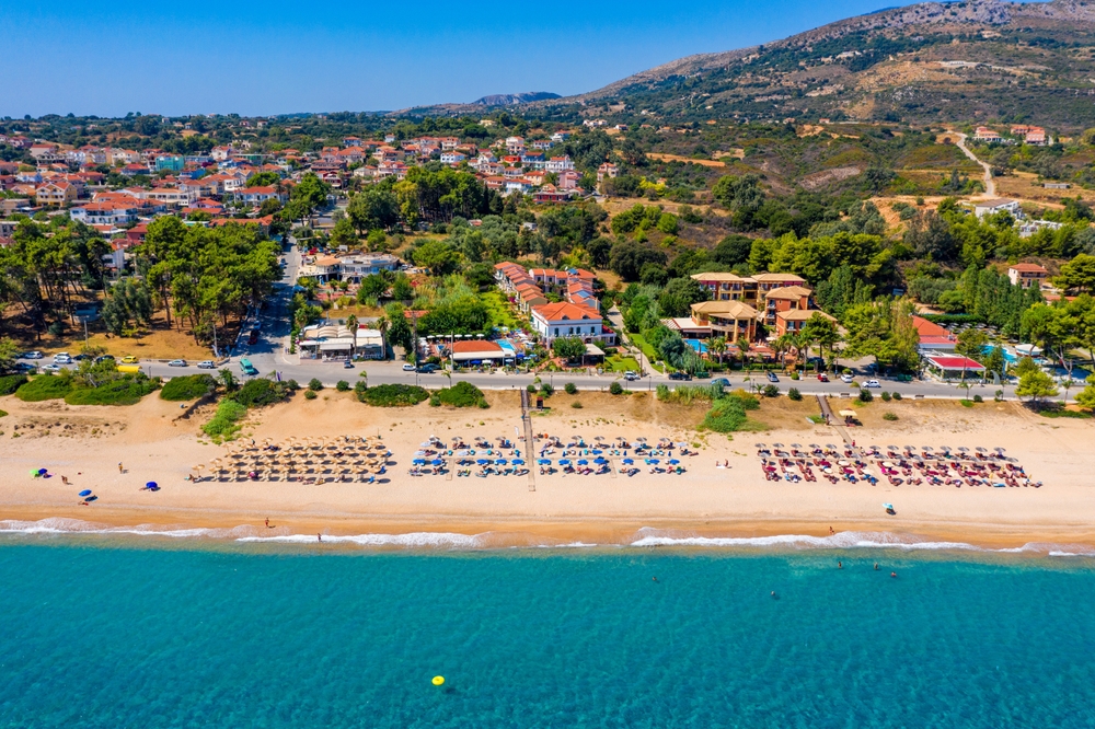 Stranden i Skala på Kefalonia sett fra luften