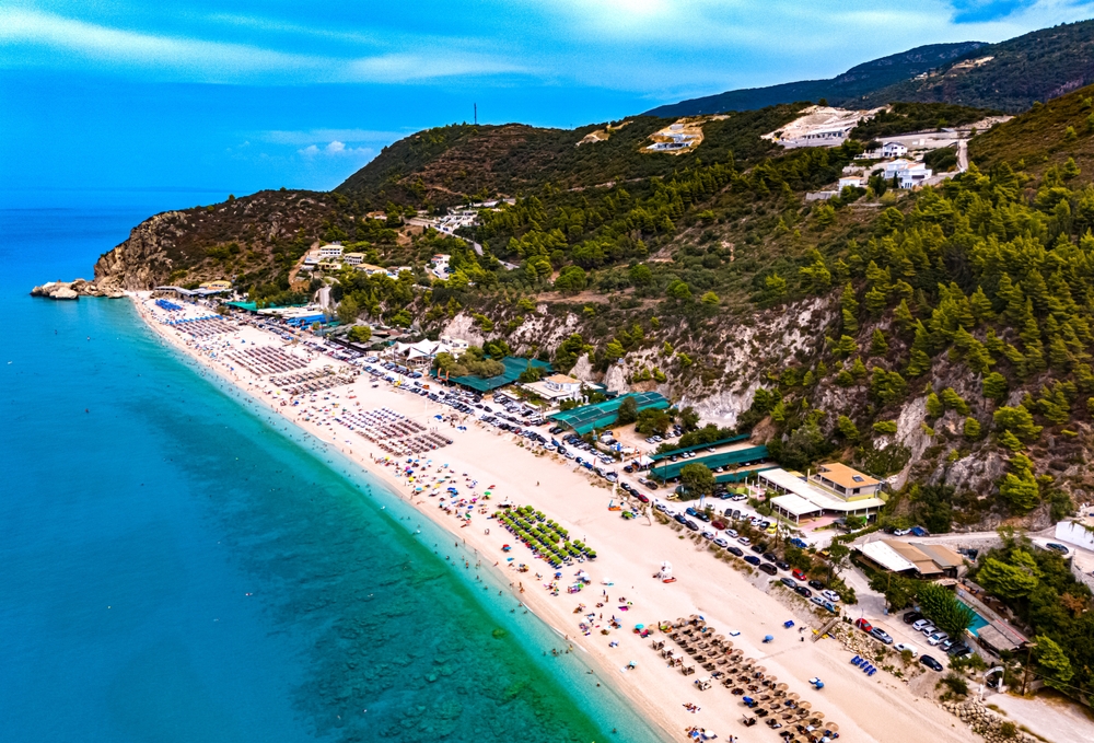 Kathisma Beach på vestkysten av Lefkada ved Det joniske hav