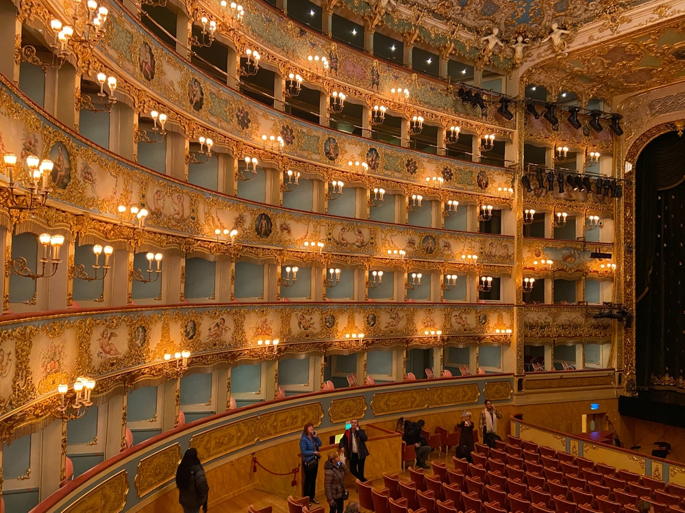 Losjene og salen i Teatro La Fenice i Venezia