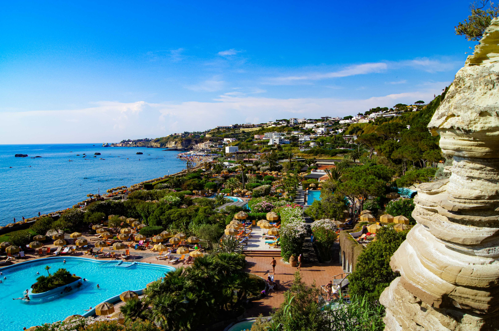 Hvor bør man bo på Ischia? De 6 beste områdene & gode hoteller 6 Termalparken Giardini Poseidon ved Citara på Ischia