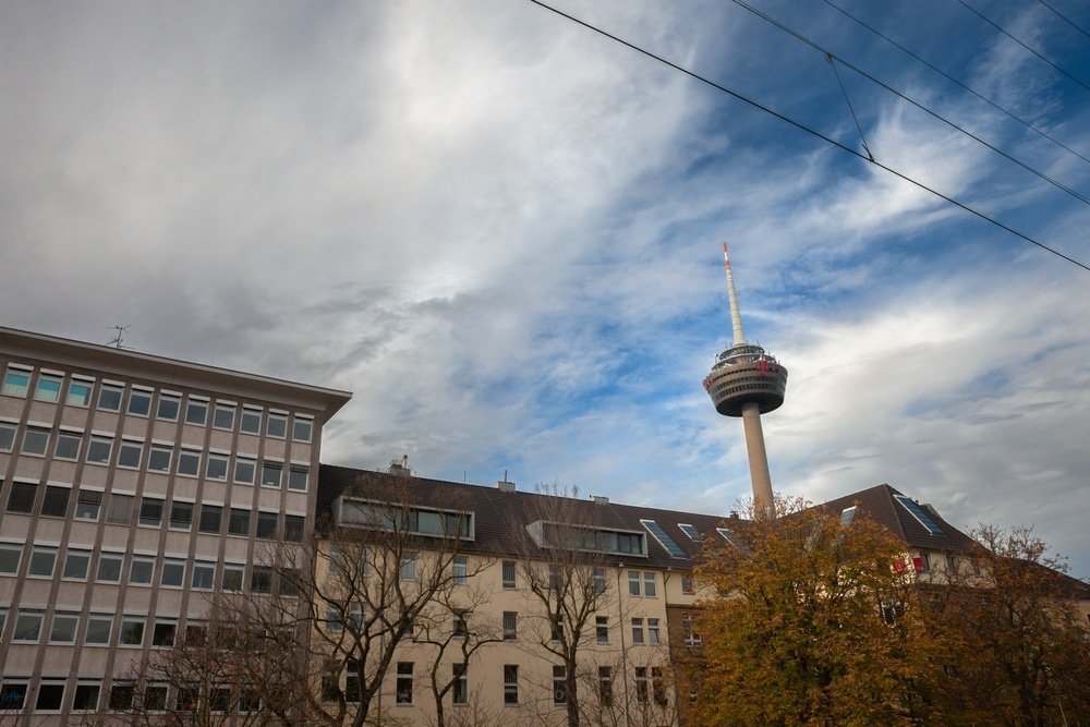 TV-tårnet Colonius sett fra gaten i Ehrenfeld i Köln