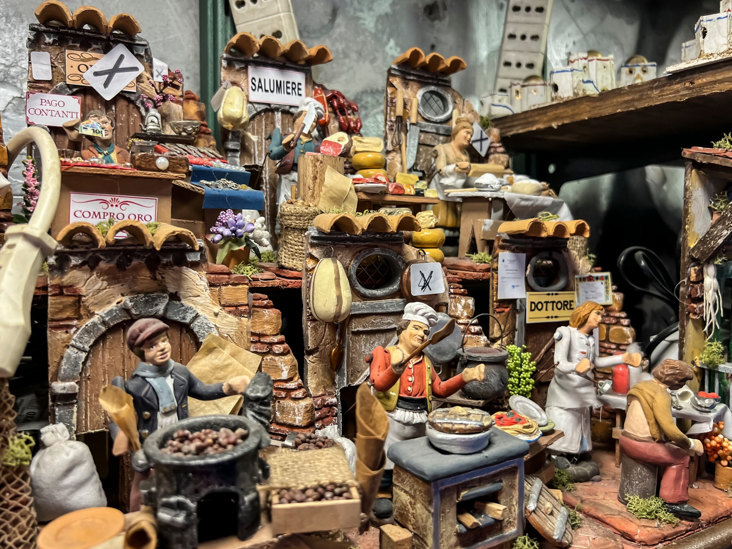 Håndlagde julekrybber i Via San Gregorio Armeno